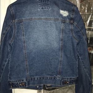 I’m selling this because I got it to big